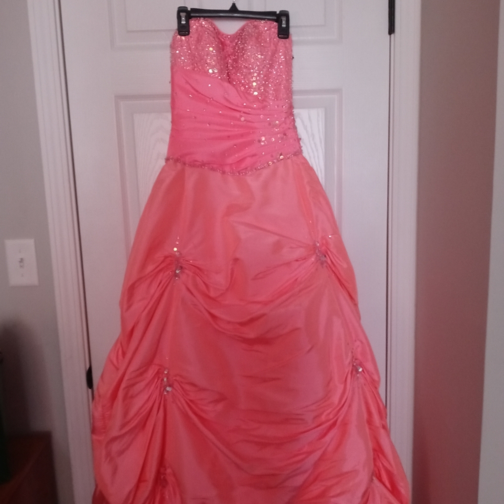 Peach prom dress size 2